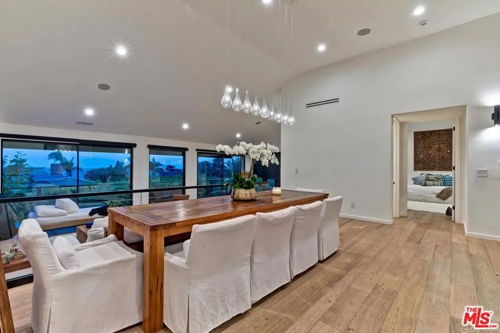 33002 Pacific Coast Highway Malibu, CA 90265