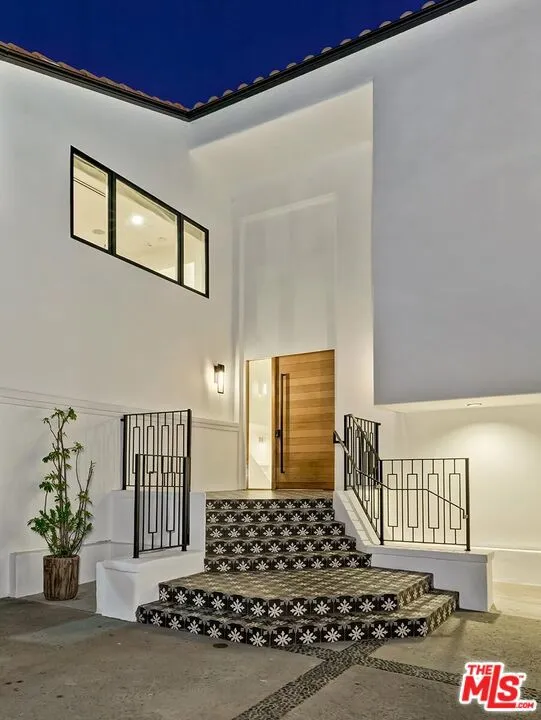 33002 Pacific Coast Highway Malibu, CA 90265