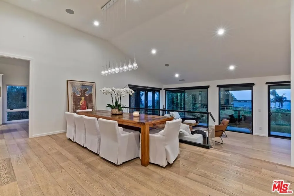 33002 Pacific Coast Highway Malibu, CA 90265