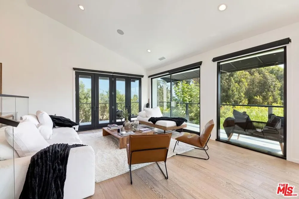 33002 Pacific Coast Highway Malibu, CA 90265