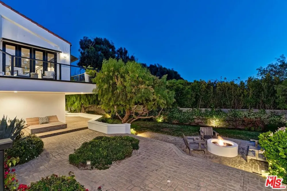 33002 Pacific Coast Highway Malibu, CA 90265