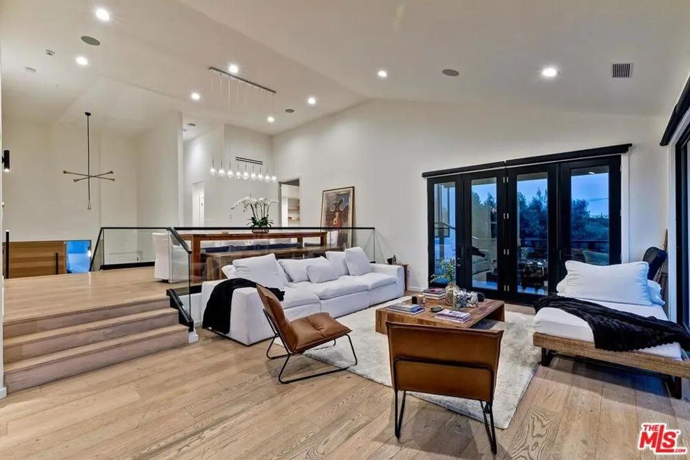 33002 Pacific Coast Highway Malibu, CA 90265