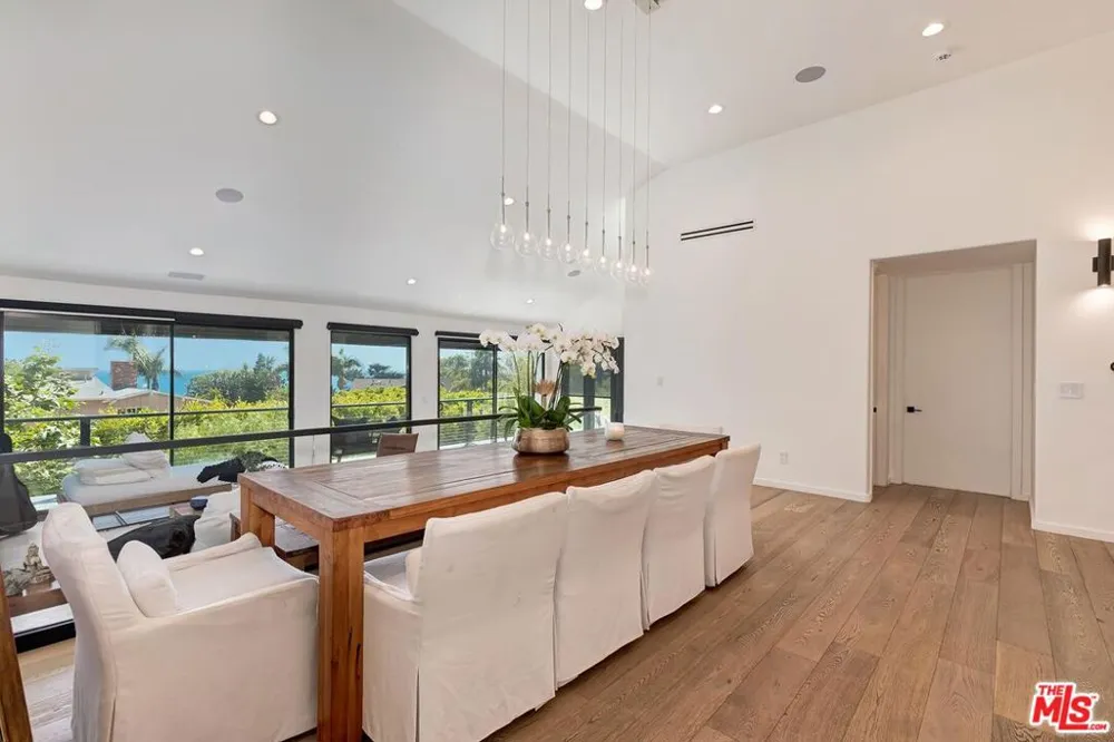 33002 Pacific Coast Highway Malibu, CA 90265