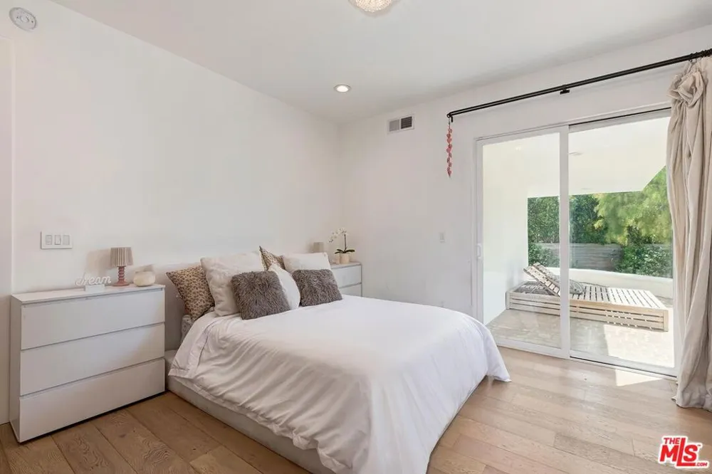 33002 Pacific Coast Highway Malibu, CA 90265