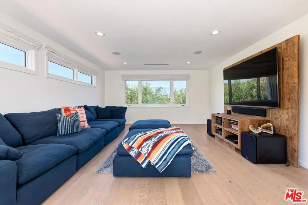 33002 Pacific Coast Highway Malibu, CA 90265