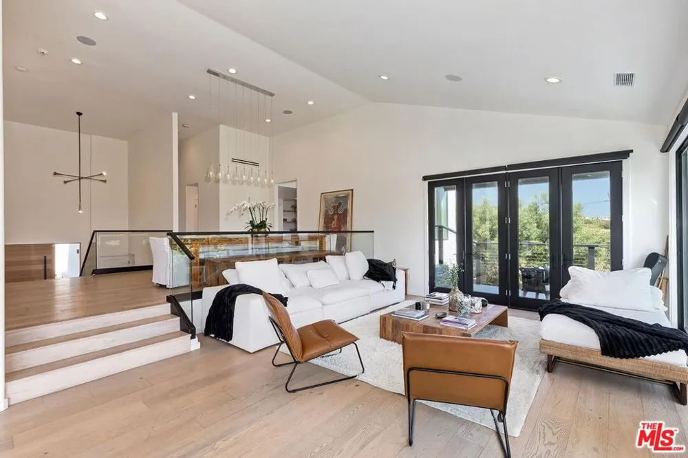 33002 Pacific Coast Highway Malibu, CA 90265