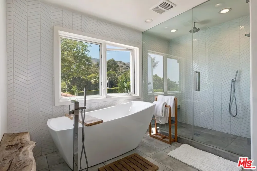 33002 Pacific Coast Highway Malibu, CA 90265