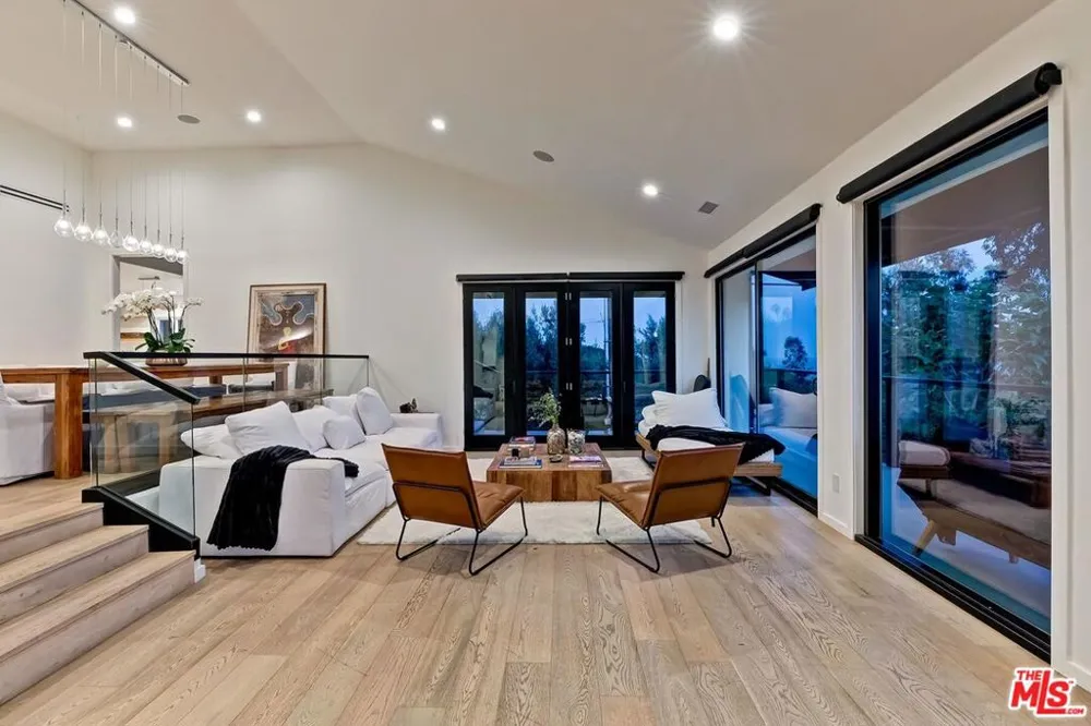 33002 Pacific Coast Highway Malibu, CA 90265