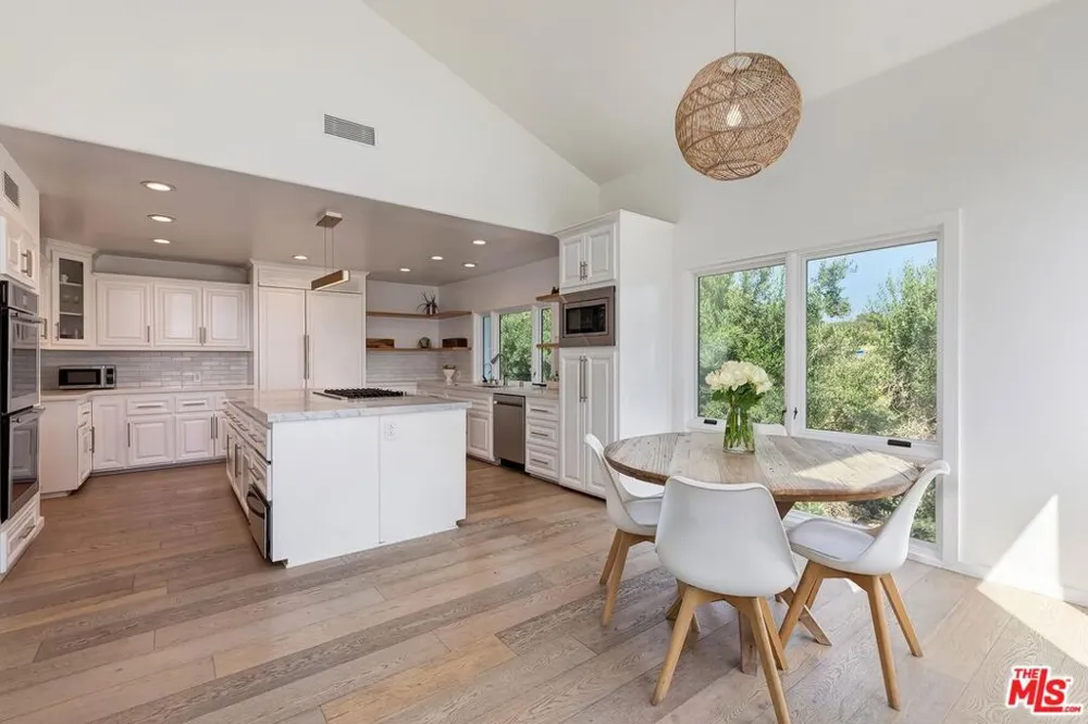 33002 Pacific Coast Highway Malibu, CA 90265