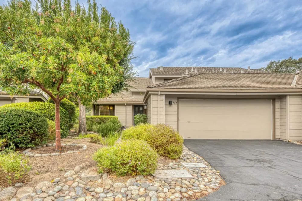 122 White Oaks Lane Carmel Valley, CA 93924