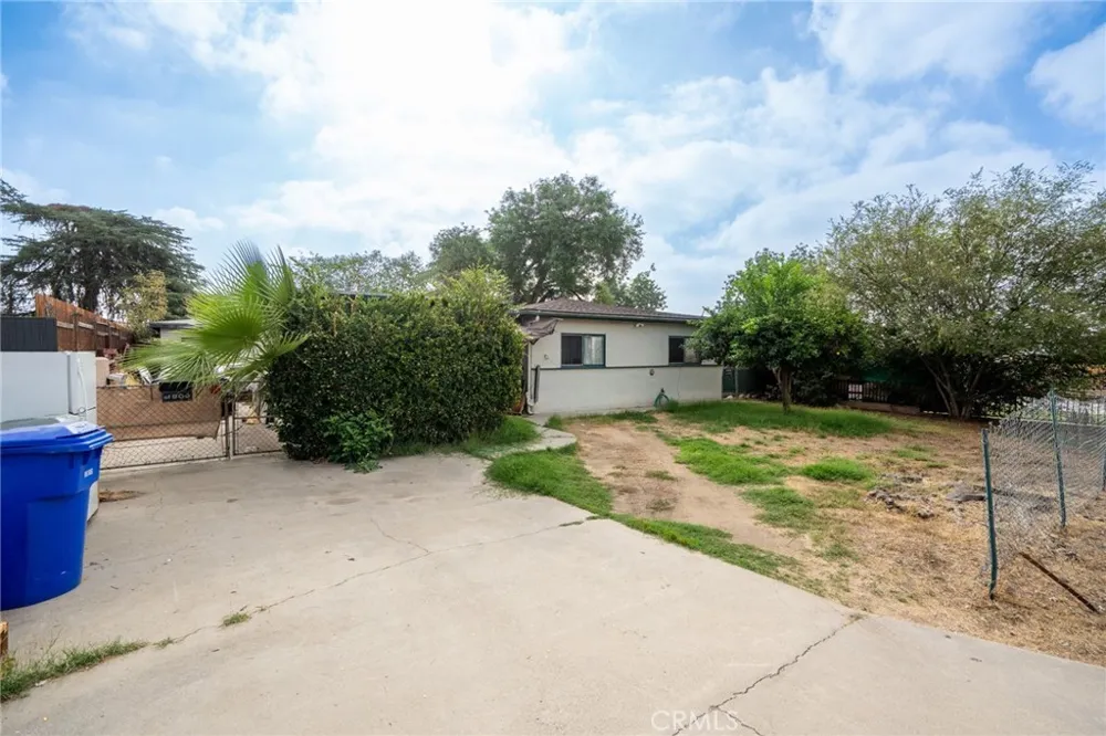 6705 Valaria Drive Highland, CA 92346