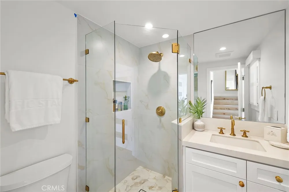 37 Blue Lagoon Laguna Beach, CA 92651