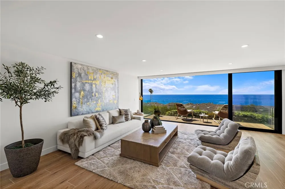 37 Blue Lagoon Laguna Beach, CA 92651