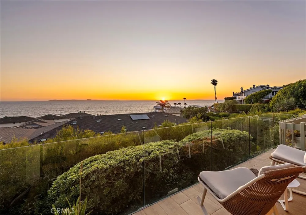 37 Blue Lagoon Laguna Beach, CA 92651