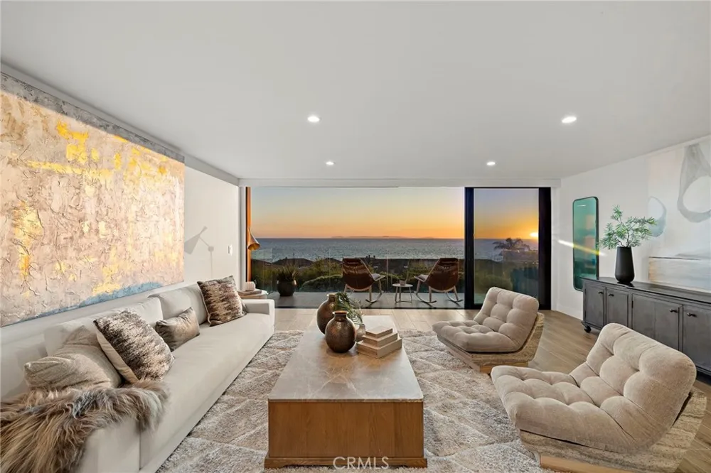 37 Blue Lagoon Laguna Beach, CA 92651