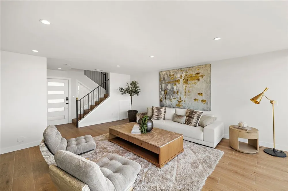 37 Blue Lagoon Laguna Beach, CA 92651