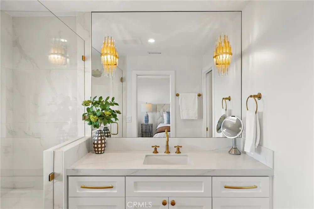 37 Blue Lagoon Laguna Beach, CA 92651