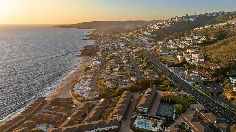 37 Blue Lagoon Laguna Beach, CA 92651