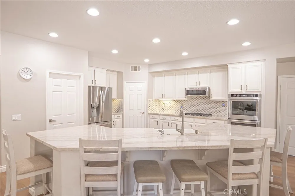 29223 Bernardo Valencia, CA 91354