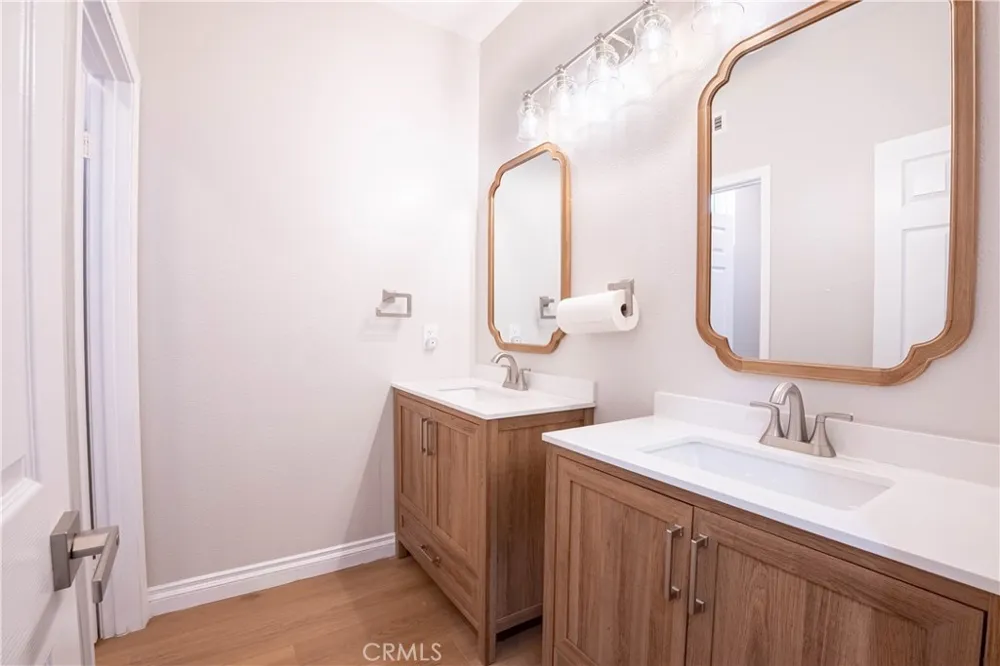 29223 Bernardo Valencia, CA 91354