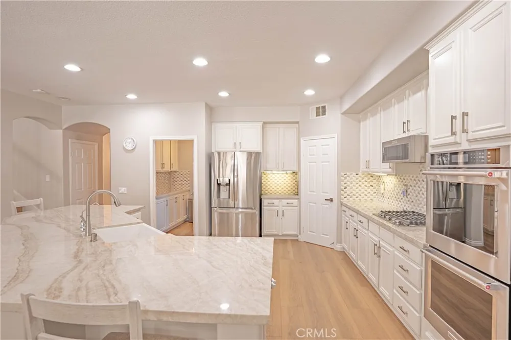 29223 Bernardo Valencia, CA 91354