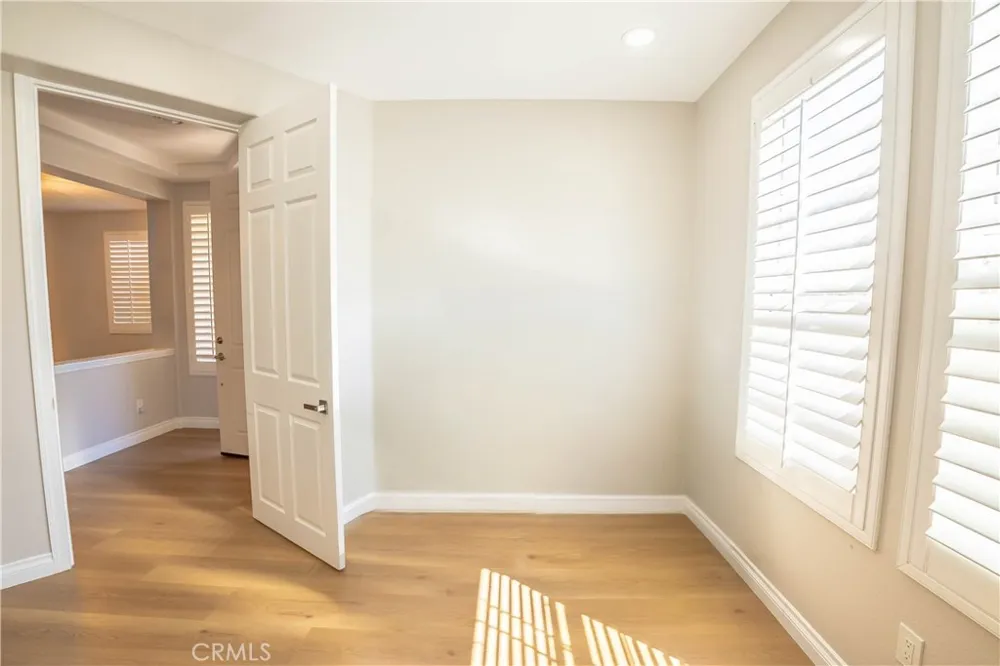 29223 Bernardo Valencia, CA 91354