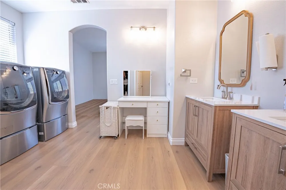 29223 Bernardo Valencia, CA 91354