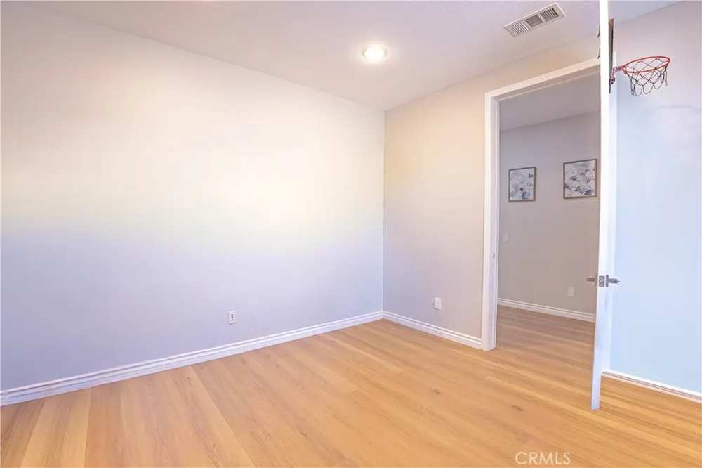 29223 Bernardo Valencia, CA 91354