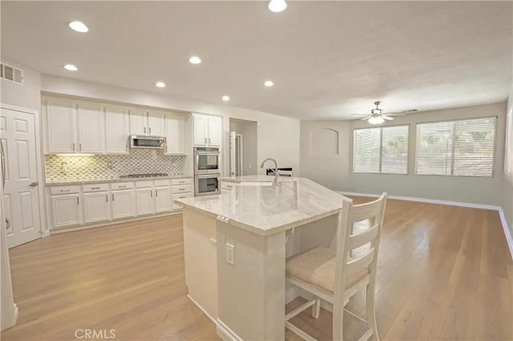 29223 Bernardo Valencia, CA 91354