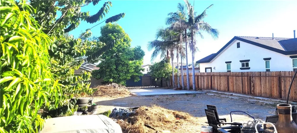 10702 Frances Garden Grove, CA 92843