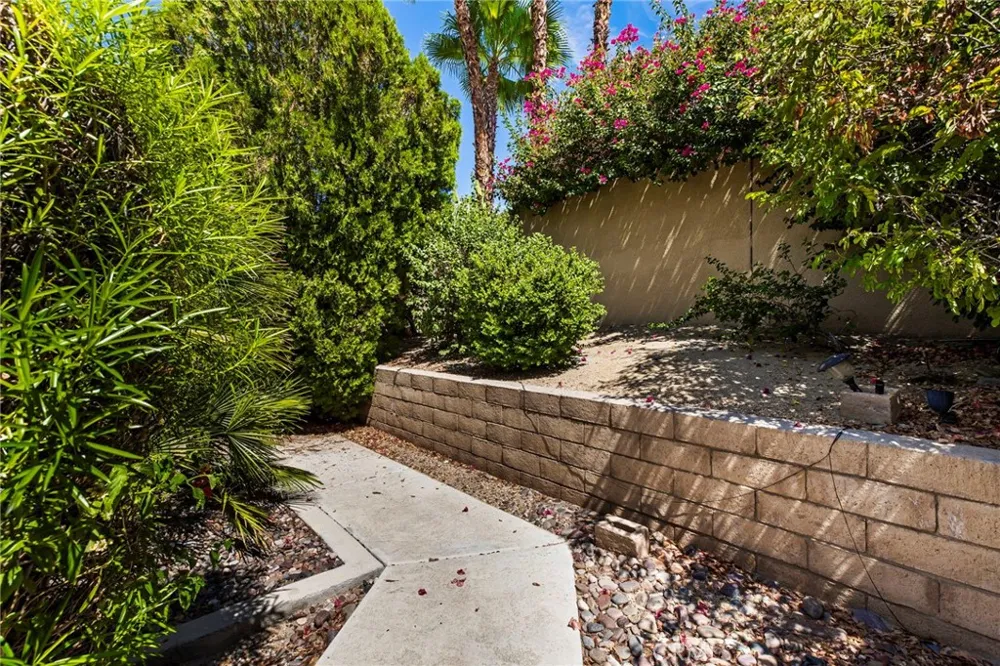 34 Shoreline Drive Rancho Mirage, CA 92270