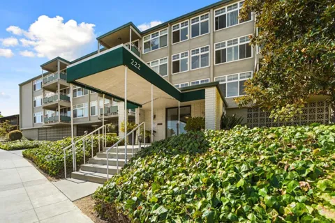 222 Laurel Street #105