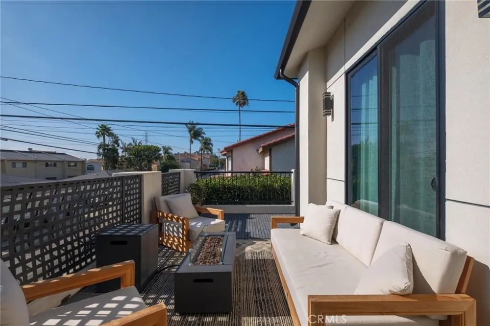 2204 Felton Lane Redondo Beach, CA 90278