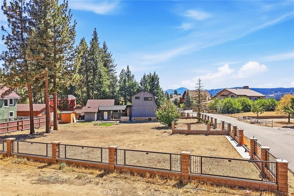39196 Seminole Drive Fawnskin, CA 92333
