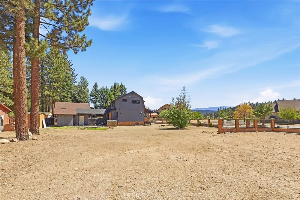 39196 Seminole Drive Fawnskin, CA 92333