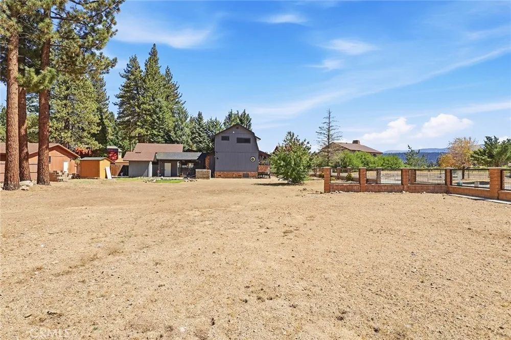39196 Seminole Drive Fawnskin, CA 92333