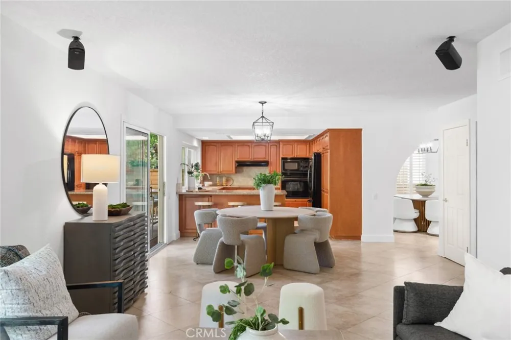 28162 Palmada Mission Viejo, CA 92692