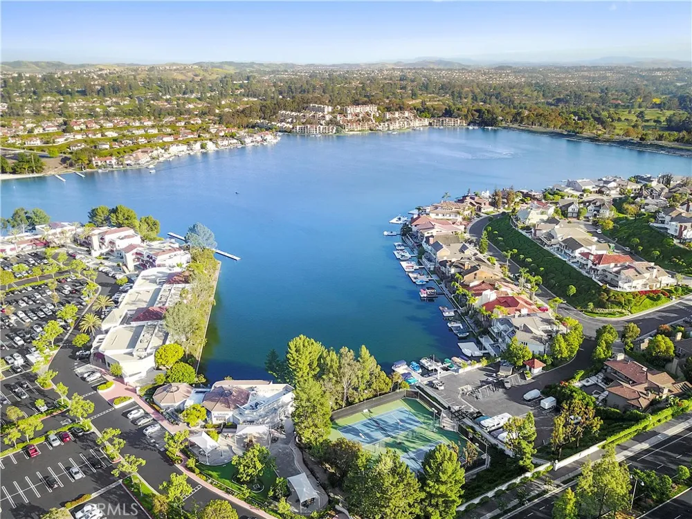 28162 Palmada Mission Viejo, CA 92692