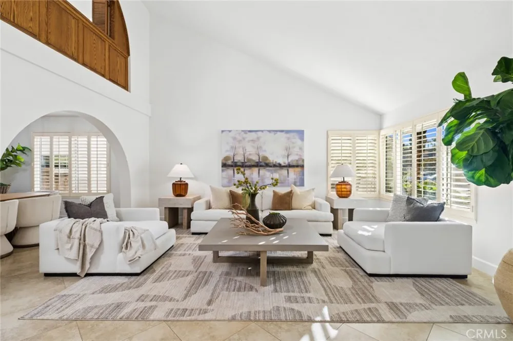 28162 Palmada Mission Viejo, CA 92692