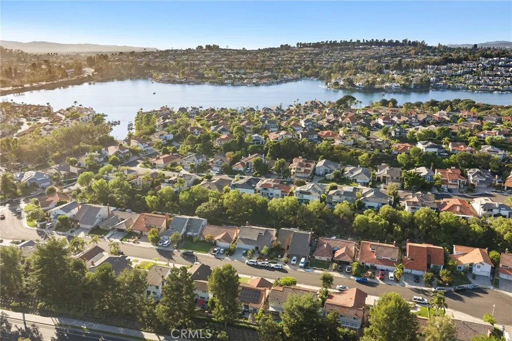 28162 Palmada Mission Viejo, CA 92692