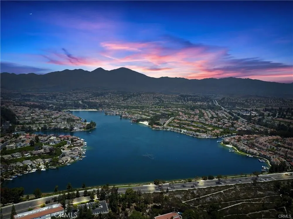 28162 Palmada Mission Viejo, CA 92692