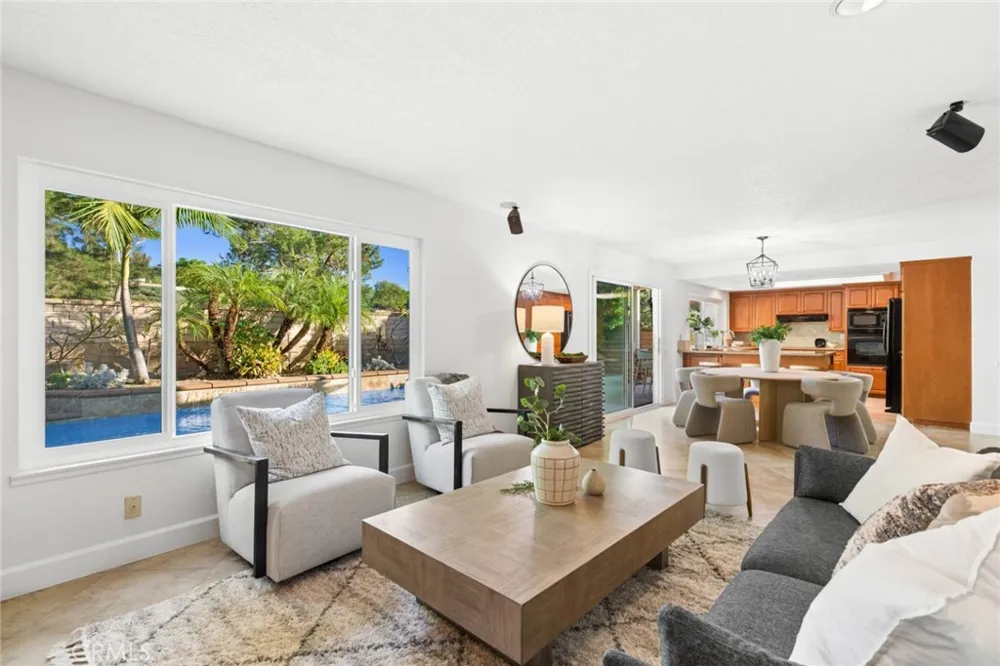 28162 Palmada Mission Viejo, CA 92692
