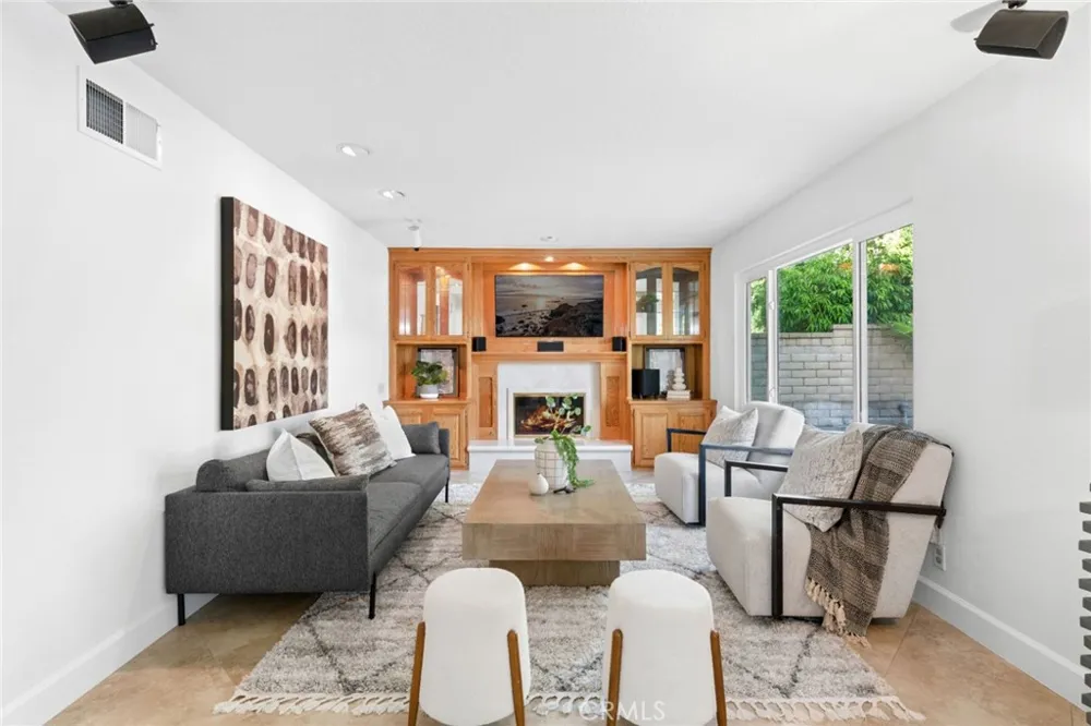 28162 Palmada Mission Viejo, CA 92692