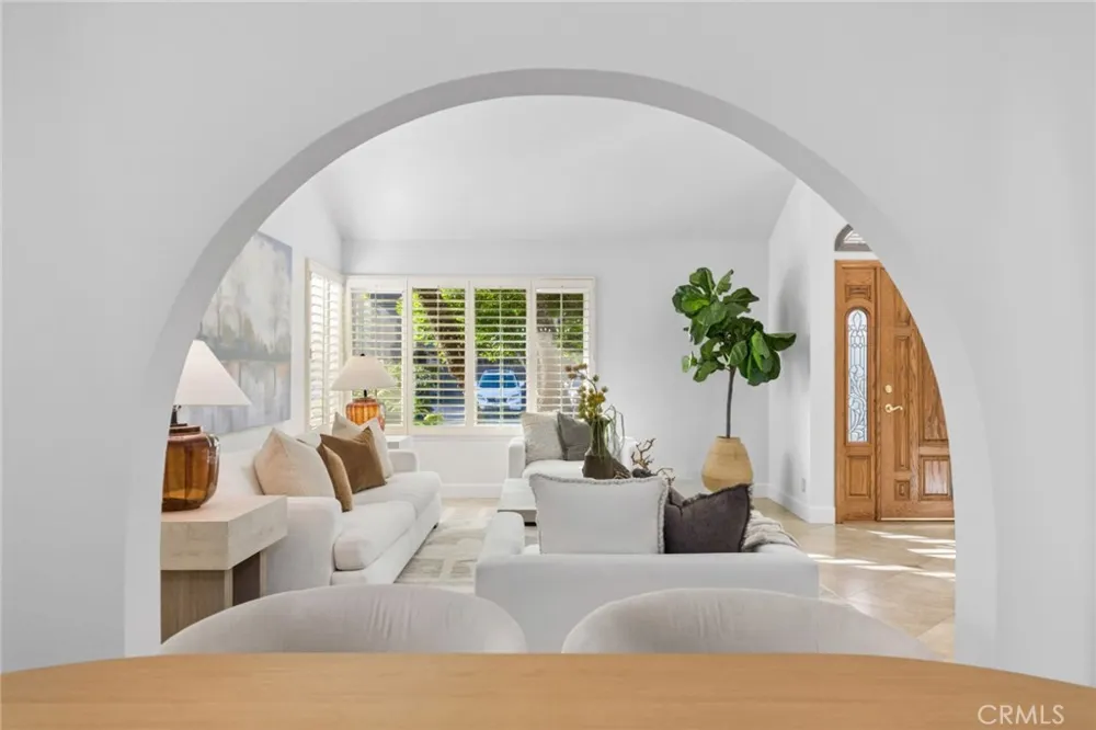 28162 Palmada Mission Viejo, CA 92692