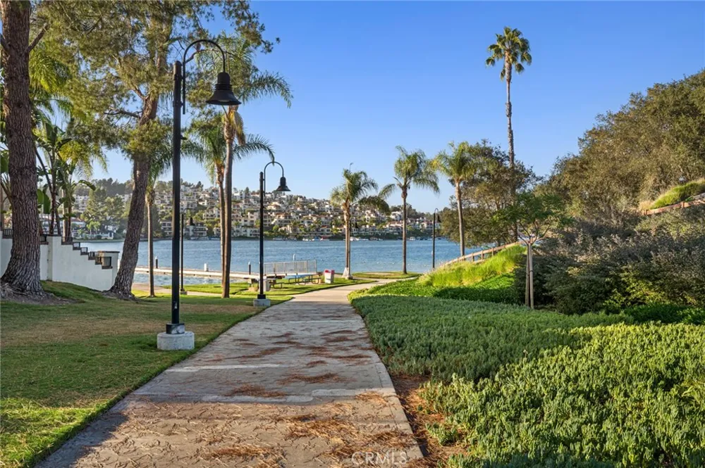 28162 Palmada Mission Viejo, CA 92692