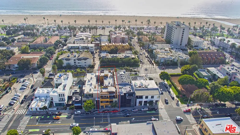 2216 Main Street #204 Santa Monica, CA 90405