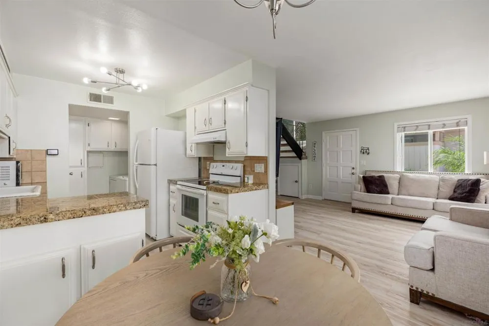 10331 Santana Ranch Drive Santee, CA 92071