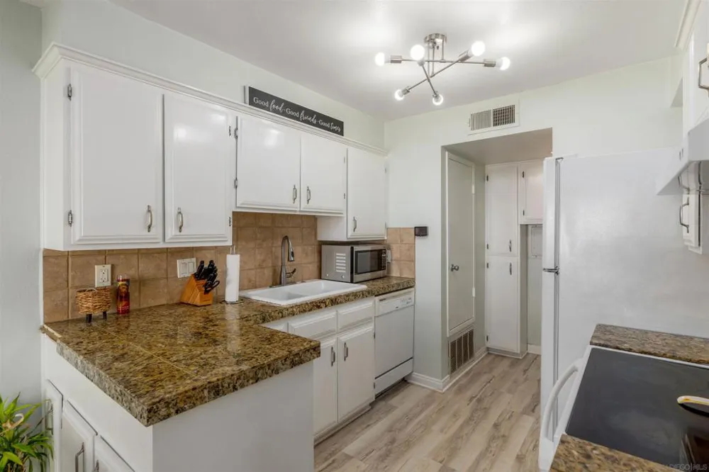 10331 Santana Ranch Drive Santee, CA 92071