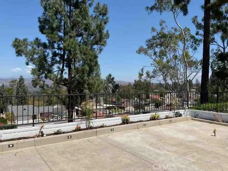 6437 E Calle Del Norte Anaheim, CA 92807