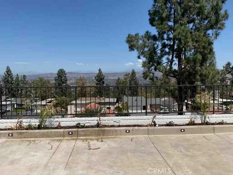 6437 E Calle Del Norte Anaheim, CA 92807